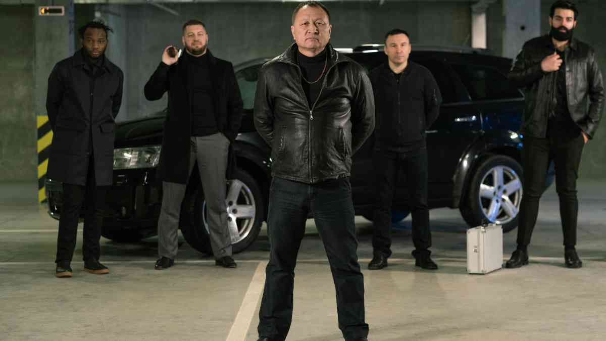 Police detectives are highly trained and dedicated professionals who play a crucial role in law enforcement. These individuals possess an exceptional ability to investigate crimes, analyze evidence, and solve complex cases. They undergo intensive training in various areas such as forensic analysis, interview techniques, and crime scene management to ensure they have the necessary skills to carry out their duties effectively. Police detectives rely on their keen observational skills, critical thinking abilities, and attention to detail to piece together information and uncover the truth. They work tirelessly to collect evidence, interview witnesses and suspects, and conduct thorough investigations with the ultimate goal of bringing perpetrators to justice. Their commitment to upholding the law and protecting society is unparalleled, as they often work long hours under hazardous conditions without losing sight of their objective. Their dedication, knowledge, and perseverance make police detectives invaluable assets within any criminal justice system.